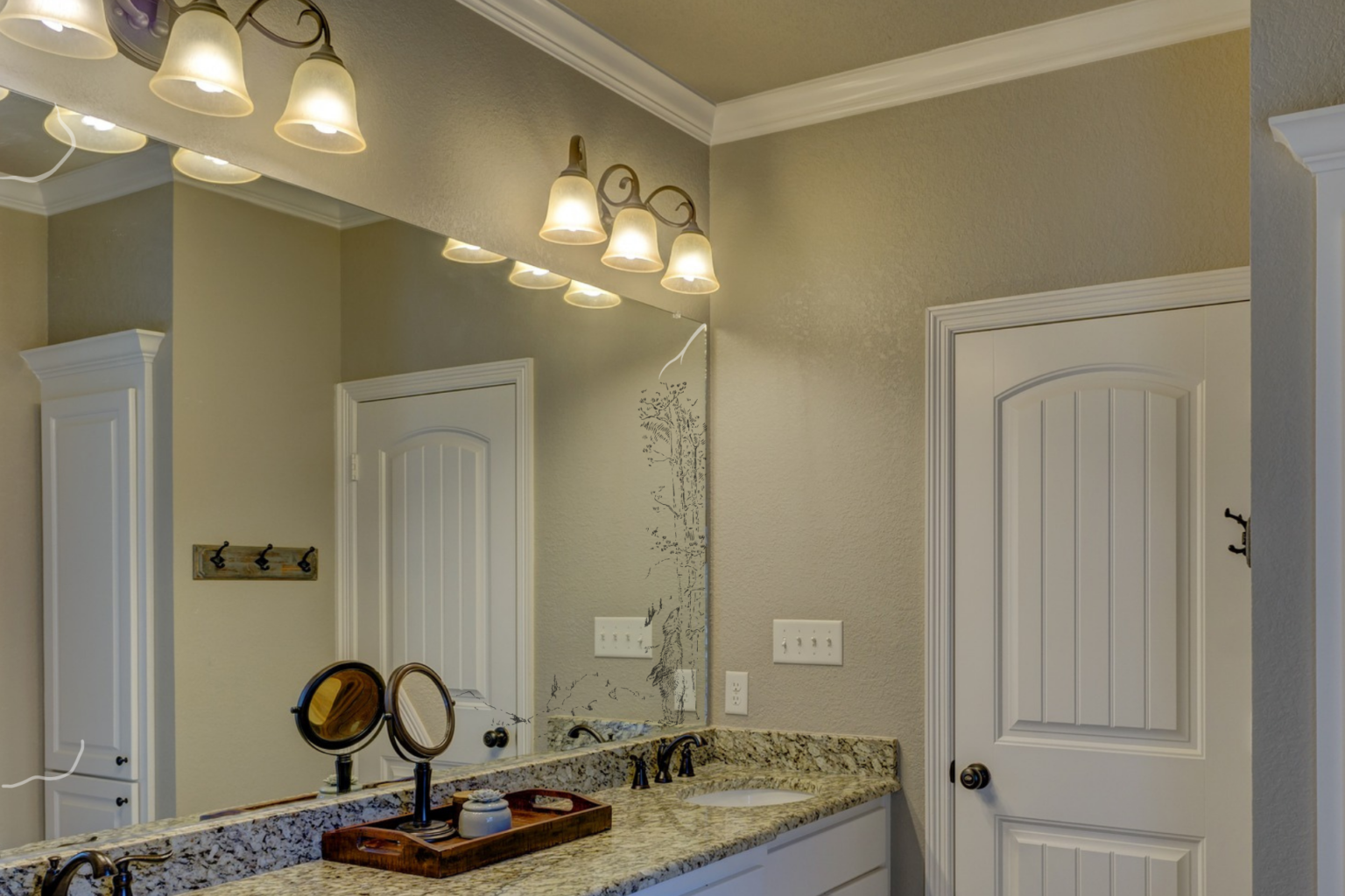 Baytown Residential Glass Repair for Your Bathroom Mirror