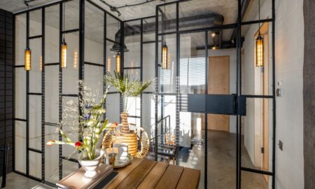 unique glass walls created by Baytown glass company